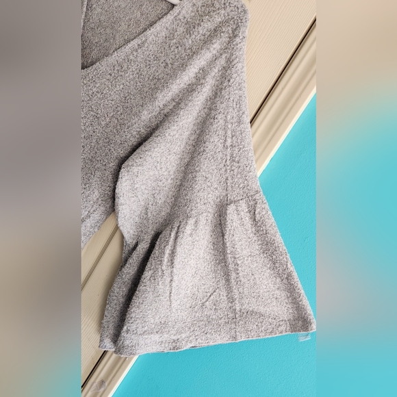 Anthropologie Lavender Field women's Gray Bell sleeves Sweater - Picture 5 of 5